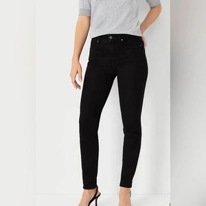 Ann Taylor - The Skinny Curvy Fit - Size 4
